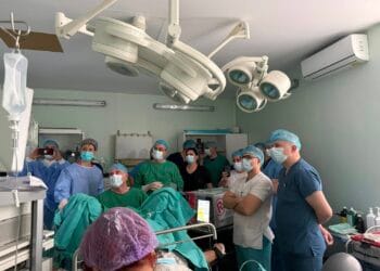 Premieră medicală! Intervenții de ultimă generație pentru adenomul de prostată, realizate cu laser de top mondial