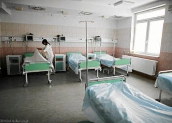 Un tânăr a distrus un local și ajunge la psihiatrie!