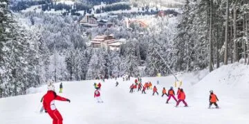 Vacanța de schi 2026, decalată de la județ la județ! Când vor avea elevii liber în februarie!