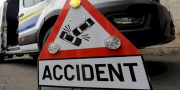 Măcel! Trei vieți pierdute după un impact devastator între un microbuz și un autocamion