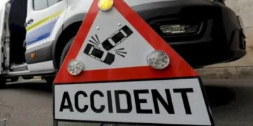 Măcel! Trei vieți pierdute după un impact devastator între un microbuz și un autocamion