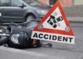 Tragedie! Moped spulberat de o mașină, un tânăr de 22 de ani a murit, celălalt pasager în stare gravă!