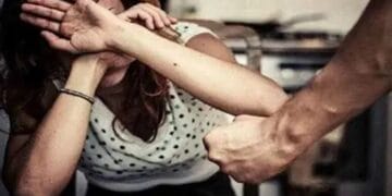 Bărbat reținut pentru violență în familie și distrugere!