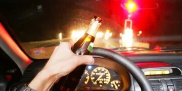 Alcoolemie uriașă la volan! 3,35 g/l alcool în sânge. Șoferul a ieșit cu mașina de pe șosea!