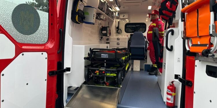 Tragedie! Bărbat de 78 de ani a murit după ce a căzut de la etajul patru al unui bloc!