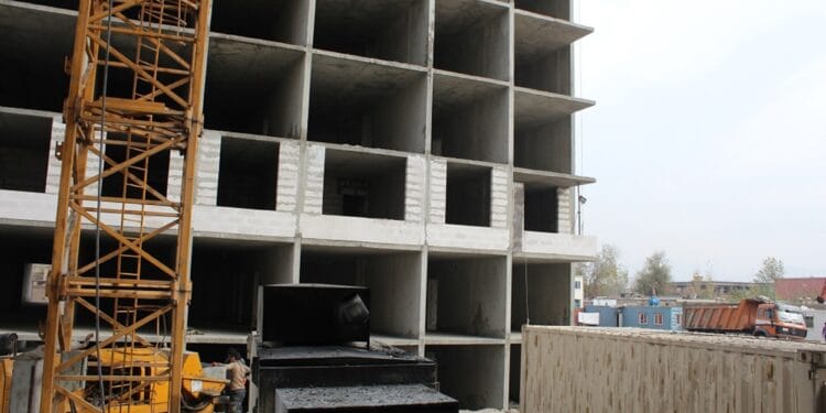 Tragedie pe un șantier! Muncitor mort după ce a căzut de la un etaj superior