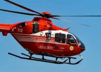 Explozie devastatoare într-o casă! Adolescentă transportată cu elicopterul SMURD, după ce soba a sărit în aer