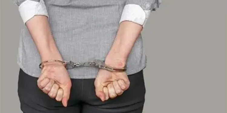 Tentativă de omor într-un cuplu tânăr! O adolescentă de 18 ani și-a înjunghiat iubitul în piept!