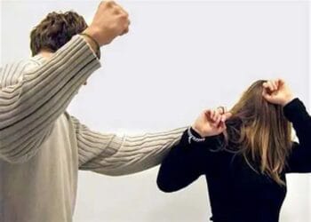 VIDEO. Bărbat arestat preventiv după ce și-ar fi sechestrat și agresat soția!