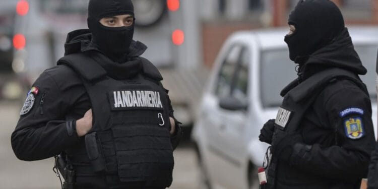 Rețea de trafic de persoane destructurată de DIICOT. Cinci inculpați reținuți, printre victime și o minoră de 16 ani