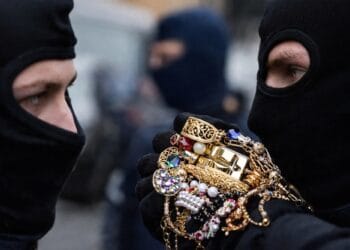 Descinderi masive ale DIICOT! Rețele de camătă, șantaj și trafic de cocaină destructurate!