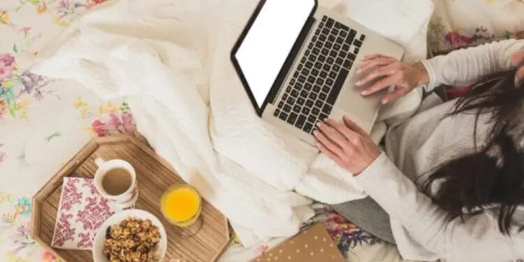 Accidentată în timp ce lucra de acasă, o femeie câștigă în instanță! Hotărâre istorică pentru drepturile angajaților