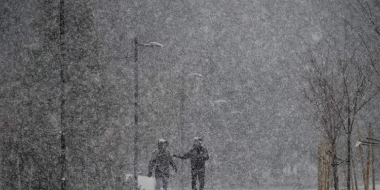 Iarna își intră în drepturi! Ninsori, viscol și ger de până la -15 grade în următoarele zile