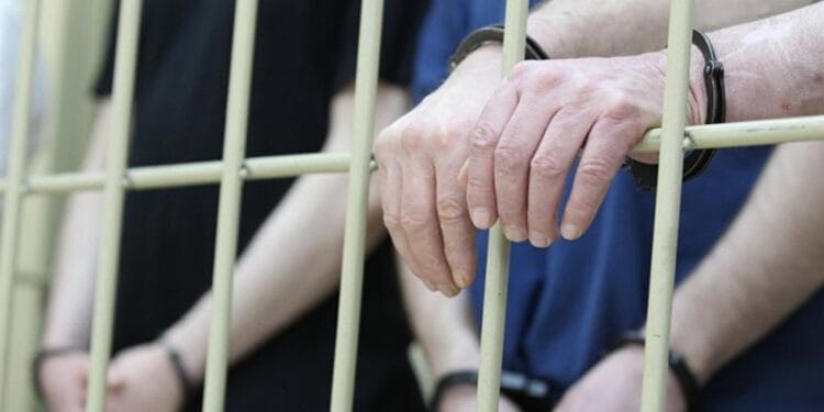 Condamnați ridicați de polițiști și duși direct la penitenciar! Pedepse de până la 6 ani puse în aplicare!