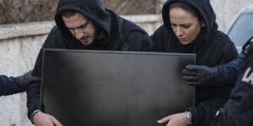 Tâlhărie asupra unei bătrâne! Femeie de 38 de ani, reținută după ce ar fi agresat victima pentru a o fura!