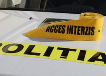 Accident pe un bulevard intens circulat. Un șofer a ajuns la spital după o coliziune între două vehicule!