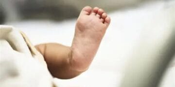 Moarte suspectă: un bebeluș de două luni a murit la spital, poliția a deschis dosar penal