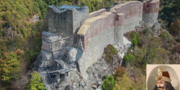 Probleme la Cetatea Poenari! Fisuri, infiltrații și degradări descoperite după reabilitare – termen limită pentru reparații