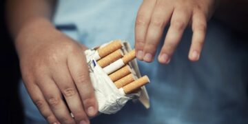 Interdicție dură pentru minori! Fumatul și toate produsele cu nicotină, complet interzise sub 18 ani
