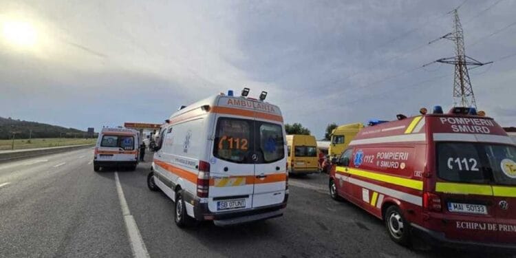 Accident grav! Planul Roșu activat după un impact violent între două mașini. Victime încarcerate și un autoturism în flăcări