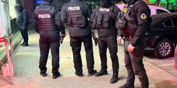 Razie de amploare! Polițiștii și mascații au verificat baruri, străzi și șoferi în miez de noapte