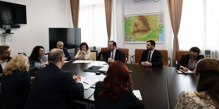 Asigurări profesionale mai clare pentru medicii rezidenți. Ministrul Sănătății: „Actul medical trebuie să se desfășoare într-un cadru sigur”