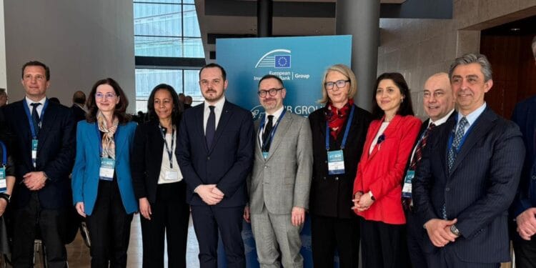 Ministrul Sănătății anunță noi investiții în spitale: colaborare consolidată cu Banca Europeană de Investiții pentru proiecte majore în România