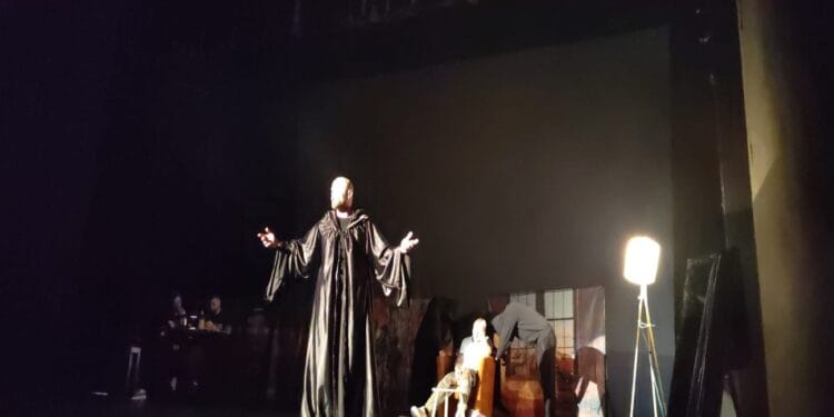 VIDEO. Trupa de teatru BLiTZ, aparținând Penitenciarului Arad- vedete după gratii. Povești cutremurătoare de viață ajunse la publicul larg