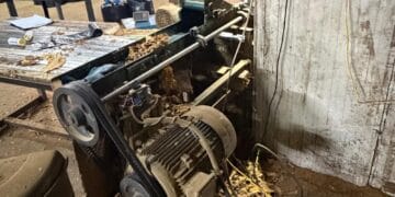 Fabrică ilegală de tutun! Sute de kilograme confiscate și patru persoane reținute