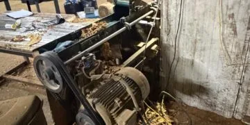 Fabrică ilegală de tutun! Sute de kilograme confiscate și patru persoane reținute