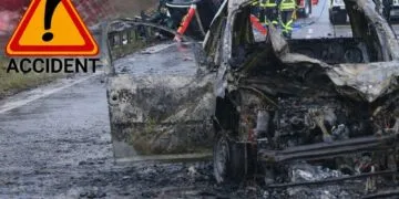 Accident cumplit! Două persoane au murit după ce o mașină a luat foc în urma impactului