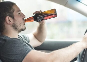 Șoferi băuți pe străzi! Doi bărbați, prinși de polițiști în aceeași zi