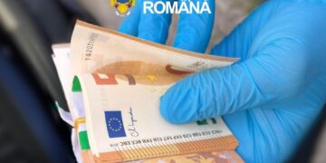 VIDEO. Țeapă cu bani falși! Doi bărbați au păcălit mai mulți fermieri cu mii de euro contrafăcuți