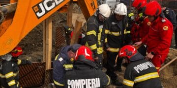 Tragedie! Muncitor mort după ce a fost îngropat de un mal de pământ