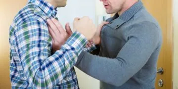 Crimă șocantă! Bărbat ucis de partener după ce i-a cerut să plece din locuință. Agresorul, prins în timp ce încerca să fugă din țară