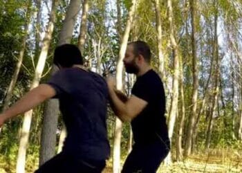 Bătaie violentă pe stradă! Două femei lovite în scandalul dintre doi bărbați!