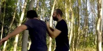 Bătaie violentă pe stradă! Două femei lovite în scandalul dintre doi bărbați!