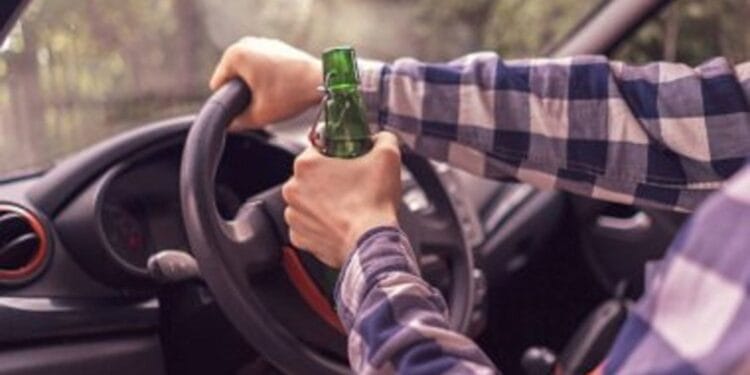 Reținut după ce și-a încălcat ordinul de protecție. Bărbat prins și băut la volan!