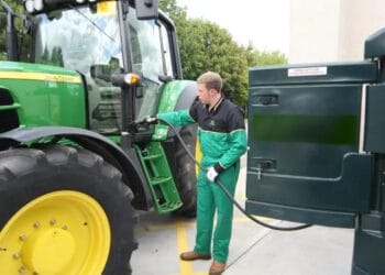 Motorină fără taxe pentru fermieri. Barbu anunță un mecanism direct la pompă