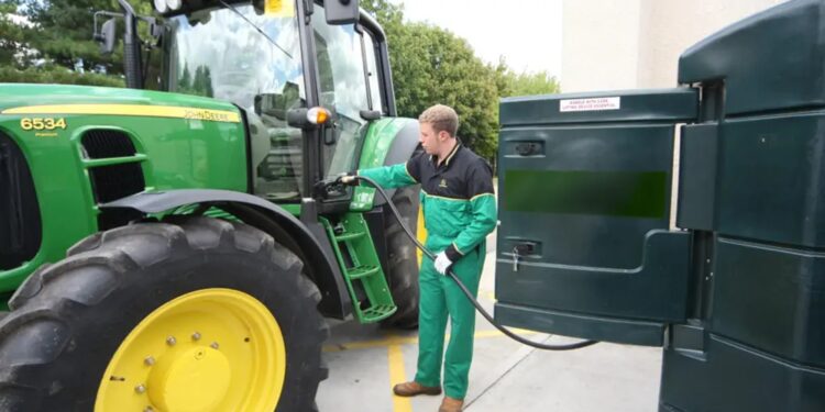 Motorină fără taxe pentru fermieri. Barbu anunță un mecanism direct la pompă