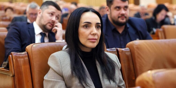 Deputata Corina Ene: Proprietarii caselor construite înainte de 1990 vor putea obține mai ușor terenul de sub și din jurul locuințelor!