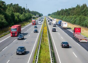 Schimbări importante pentru șoferi și contravenienți: noi reguli pentru plata amenzilor și reducerea suspendării permisului