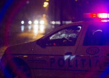 Femeie prinsă la volan fără permis, după ce ar fi furat mașina. Polițiștii au oprit-o în trafic!