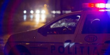 Femeie prinsă la volan fără permis, după ce ar fi furat mașina. Polițiștii au oprit-o în trafic!