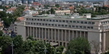 Guvernul declară criză pe piața carburanților: prețuri plafonate și exporturi controlate pentru benzină și motorină