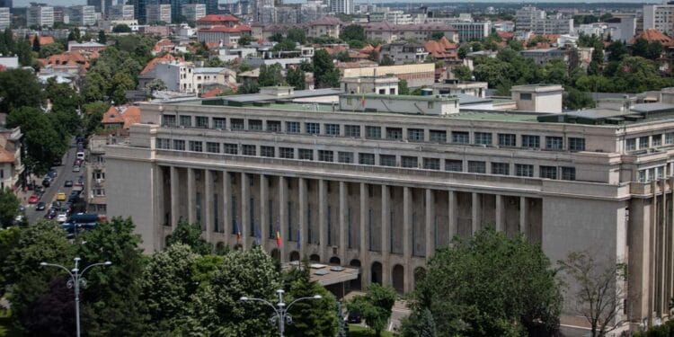  Guvernul declară criză pe piața carburanților: prețuri plafonate și exporturi controlate pentru benzină și motorină