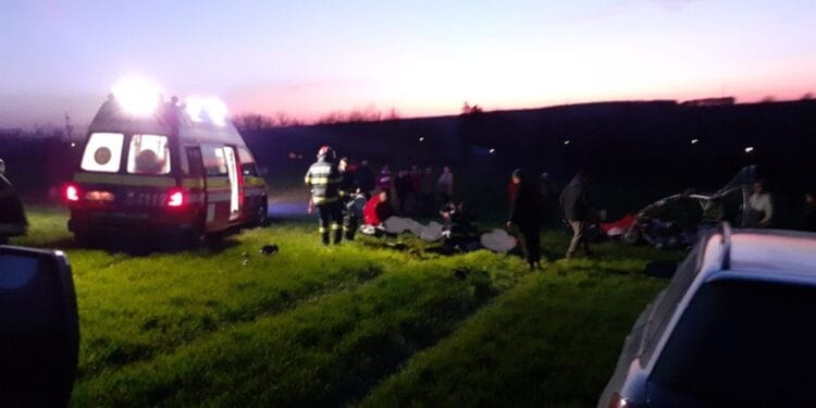 Tragedie! Un pilot și o tânără de 19 ani au murit după prăbușirea unei parapante!
