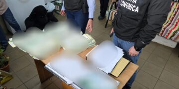 Delapidare cu „acoperire” în acte! Percheziții după furturi din gestiunea unei instituții