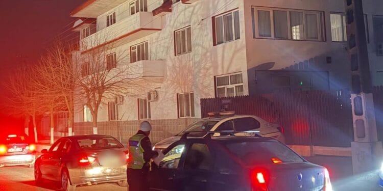 VIDEO. Razie cu efective mărite! Zeci de amenzi, permis reținut și dosar penal pentru port de cuțit!