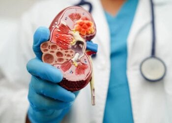 VIDEO. Descinderi DIICOT într-un caz șocant: un bărbat ar fi fost forțat să își doneze rinichiul